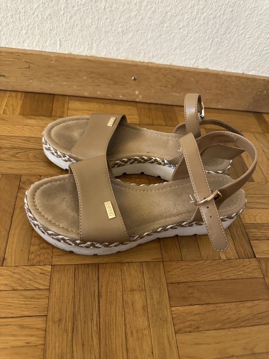 Esprit Chaussures femmes: Esprit Sandalen Gr. 38 – D'occasion à Neuenhof par prada010 1