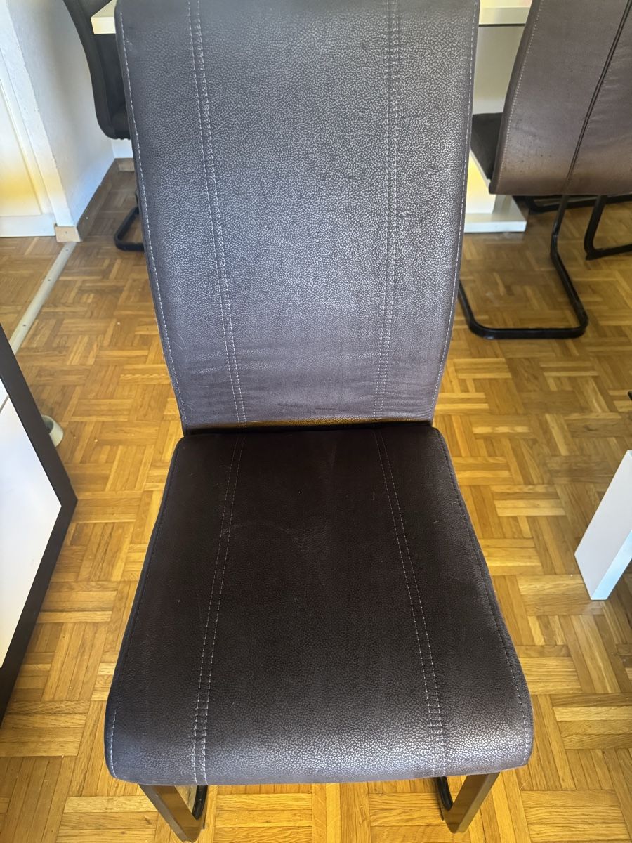 Conforama Chaises: Lot de 6 chaises en bon état – D'occasion à Corsier-sur-Vevey par mau_rl75