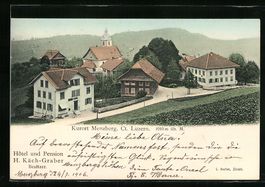 Menzberg, Ortsansicht mit Strasse aus de