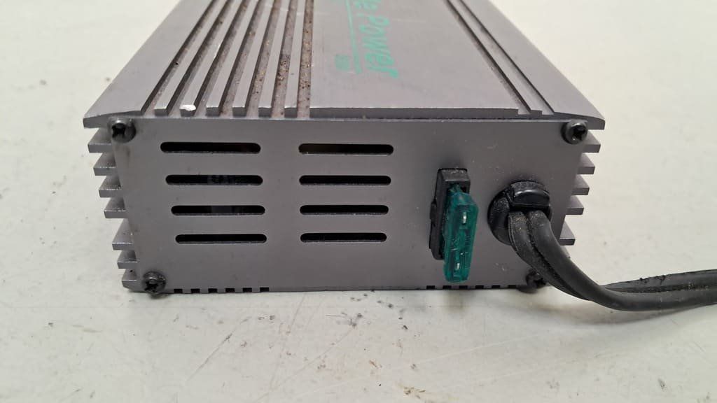 Inverter: Power Inverter DC-AC Maxxtro (Wechselrichter) – Usato da Alpnach-Dorf venduto da Hess-Automobile 3