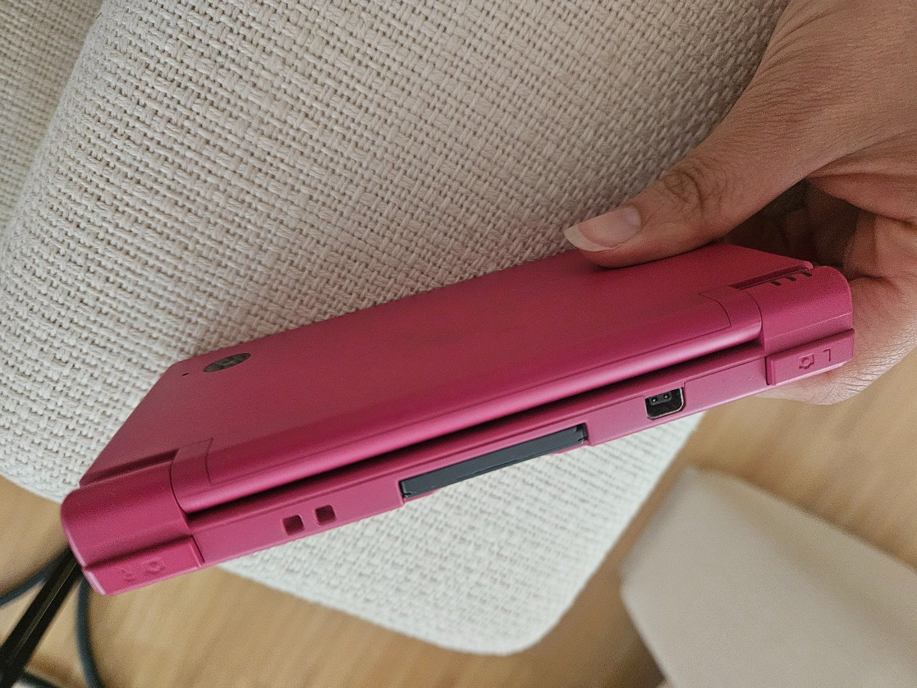 Nintendo Console: Nintendo DSi pink – Usato da Frauenfeld venduto da Jewells-Child 5
