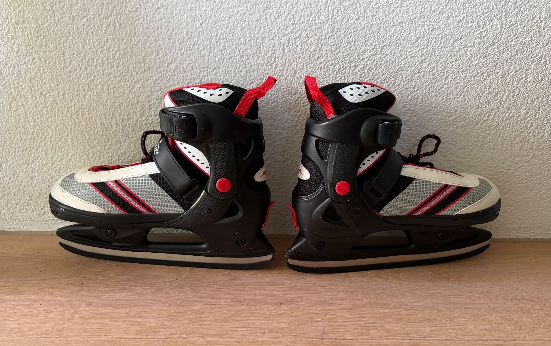 Pattini da ghiaccio: Schlittschuhe 37 - 41 – Usato da Aarau venduto da Ahoffa 3
