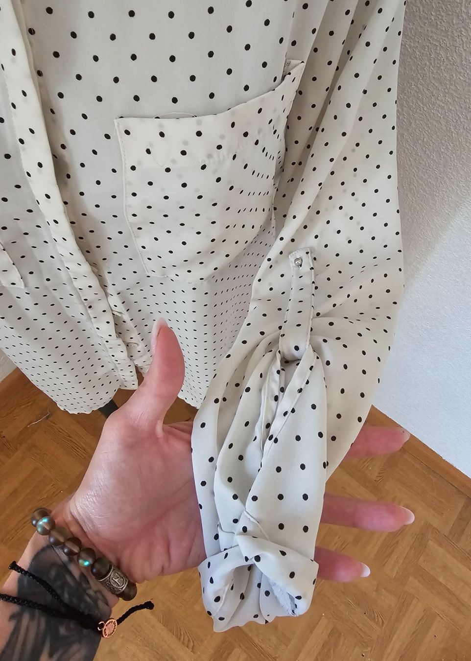 H&M Blusen: gepunktete Bluse H&M Gr. 38 – Gebraucht aus Füllinsdorf von Sunnebliemli7 4