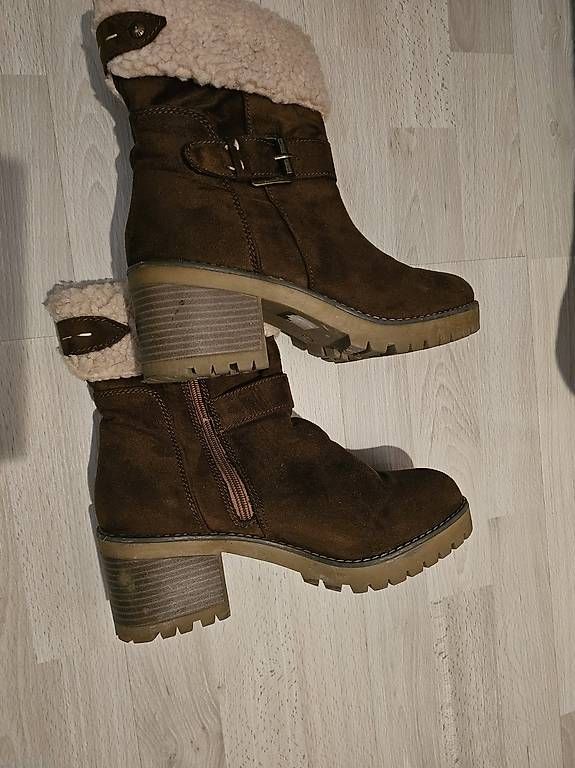 Scarpe da donna: Winterschuhe Gr. 40 – Usato da Port venduto da sold54