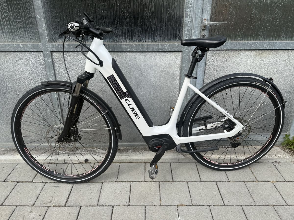Cube Biciclette: Cube Damen E-Bike mit Bosch Performance Line Motor – Usato da Oberentfelden venduto da speed_71