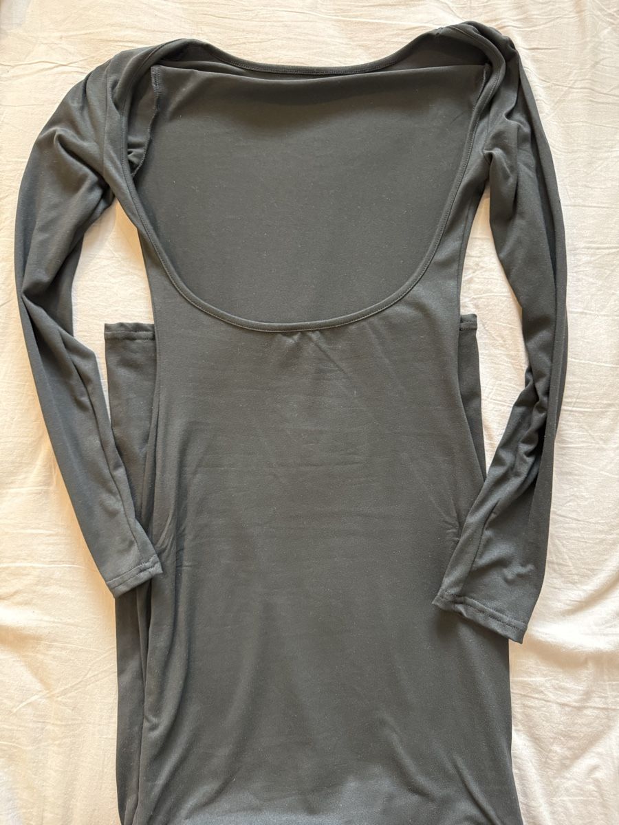 Shein Kleider: Robe dos nu moulante  – Gebraucht aus Aproz (Nendaz) von tat.sntss
