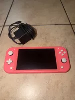 Nintendo Switch Lite Koralle Konsole mit Ladekabel