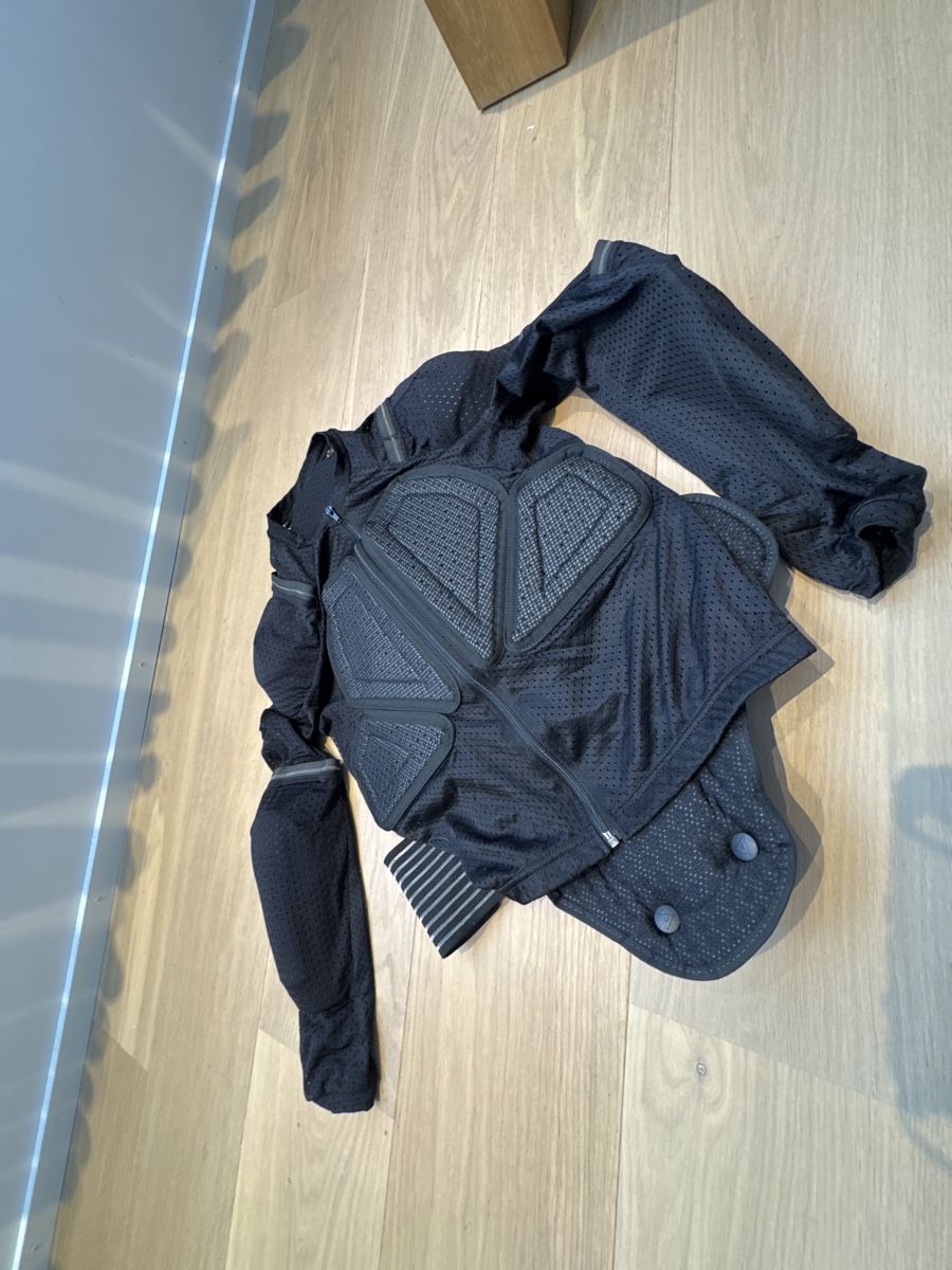 Dainese Protezioni & Imbottiture: Protektorenjacke – Usato da Glarus venduto da P.Hegi