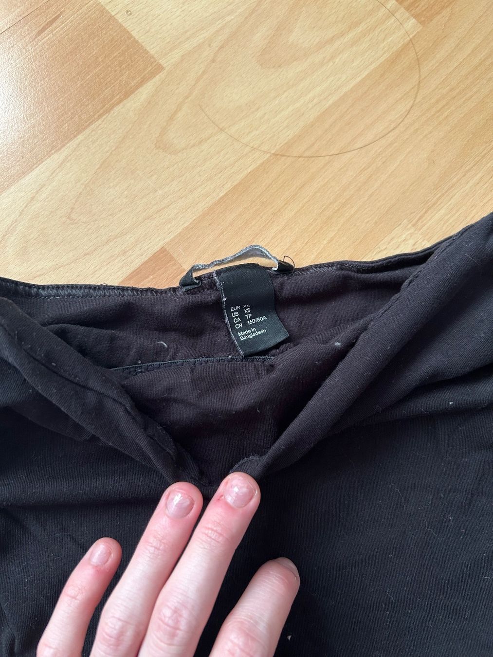 T-shirt: 3 Oberteile, Gr. S-M – Usato da Hallwil venduto da Zoeizy 4
