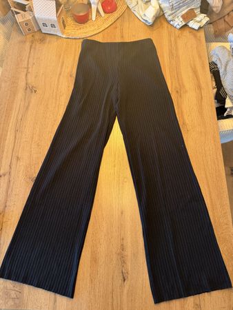 Zara Rippstrickhose, Schwarz, Gr. S, Top Zustand!