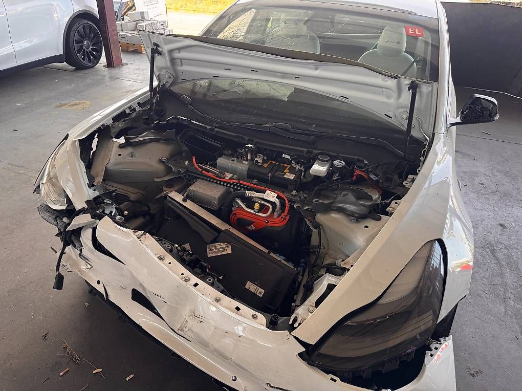 Automobili: Unfallschaden Tesla Model 3 – Usato da Basel venduto da rav_csh6 2