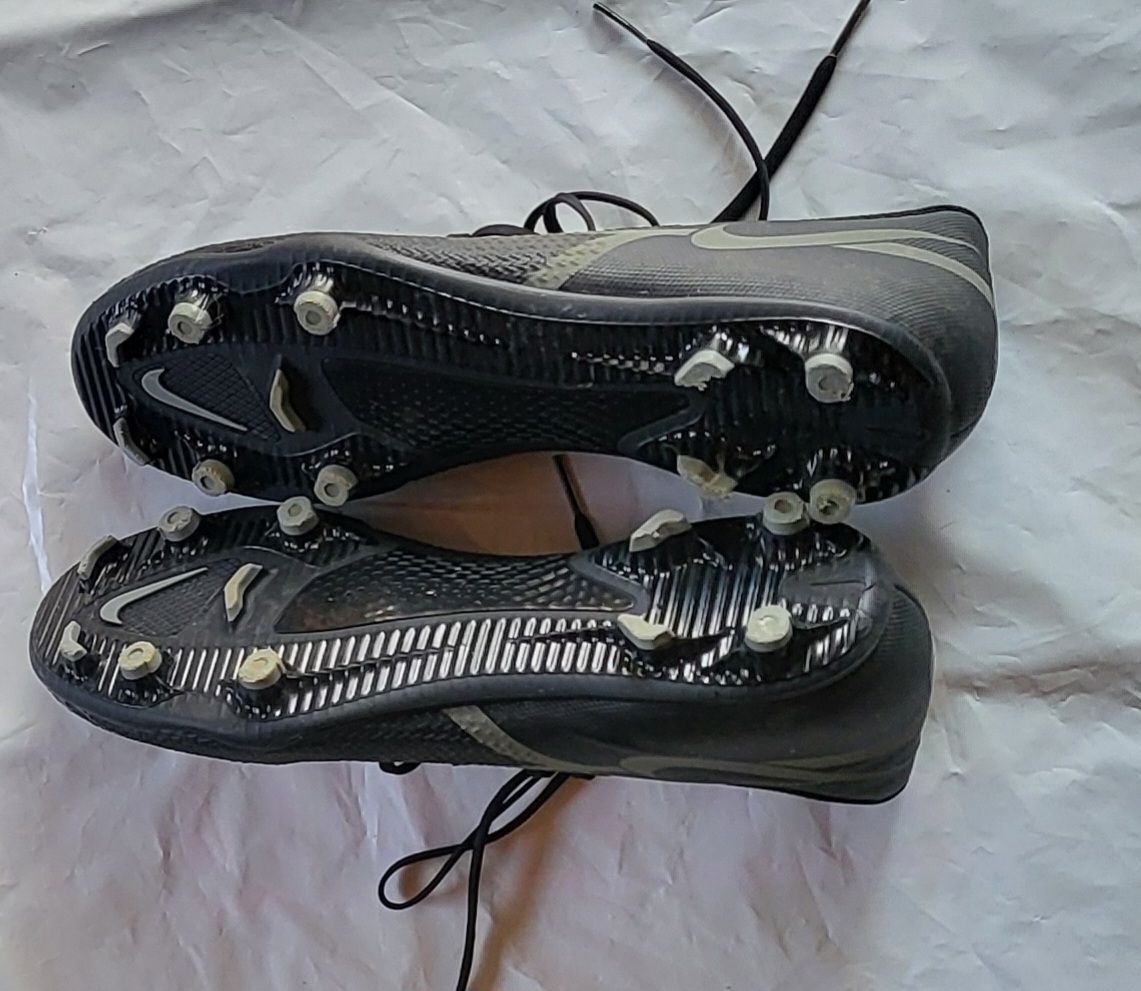 Nike Scarpe da uomo: Chaussures de foot Nike Phantom, taille 43 – Usato da Niedergösgen venduto da Eva2410 5