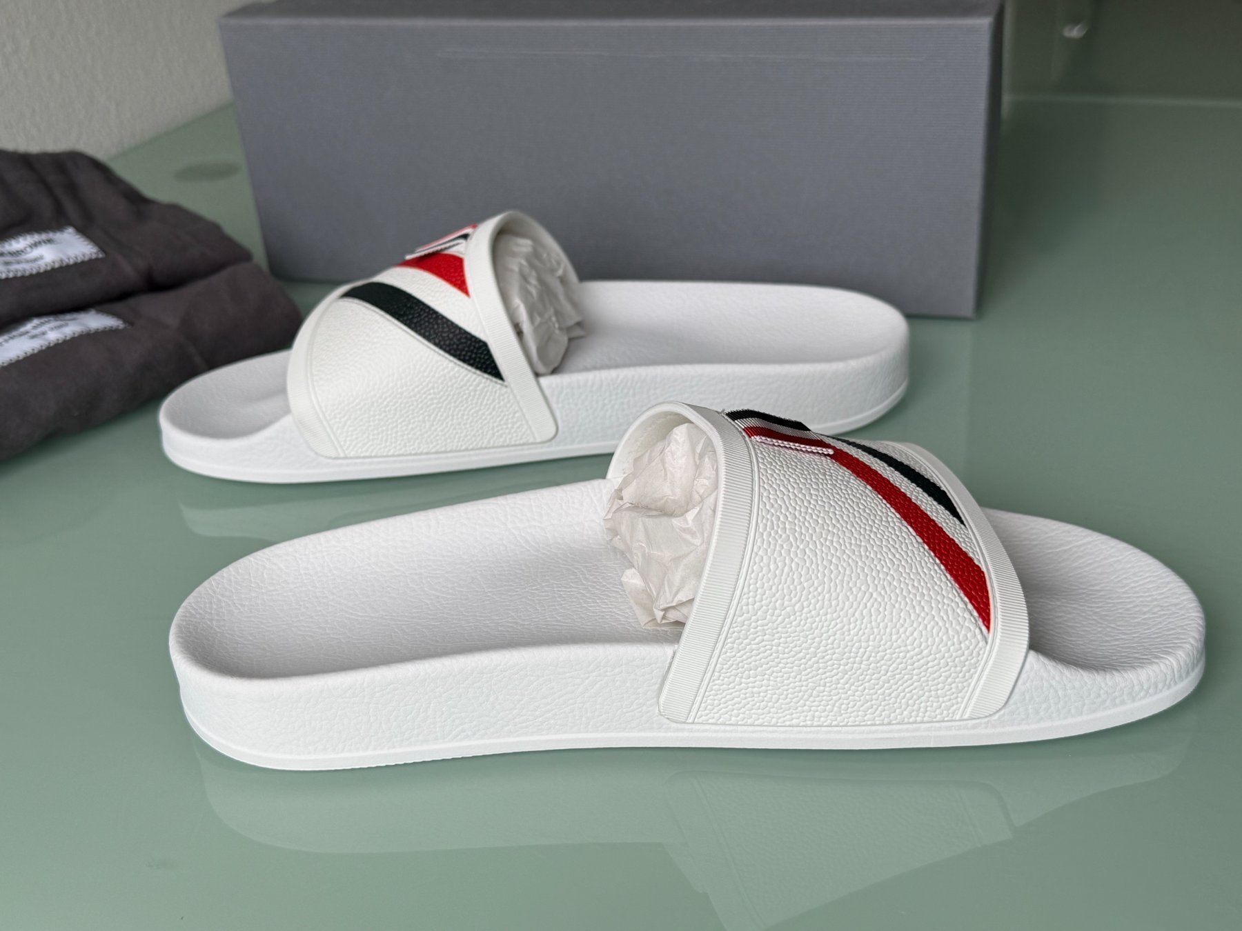 Herrenschuhe: THOM BROWNE Diagonal Stripe Rubber Slide Sandals 42 NEU – Neu (gemäss Beschreibung) aus Kreuzlingen von kruezbiz 8