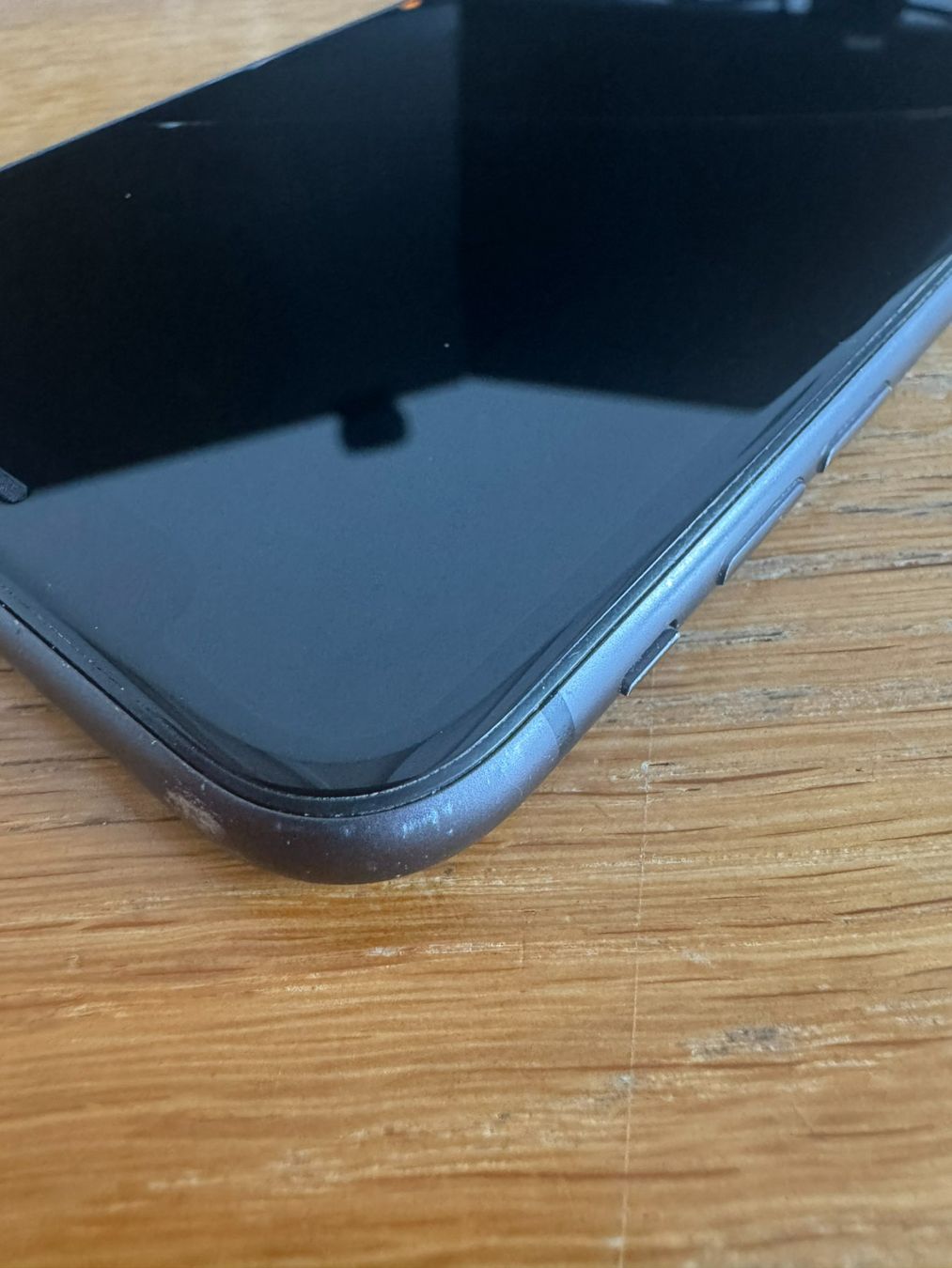 Apple Telefoni cellulari / Smartphones: Apple iPhone 11 Schwarz 64GB – Usato da Jona venduto da Zukl471 3