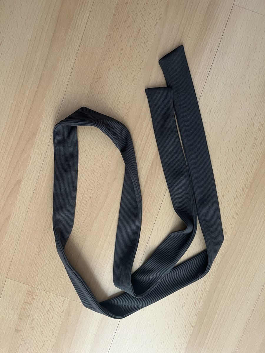 Maglioni & Felpe: Raw Row Top mit Schal – Usato da Basel venduto da jaa_g99v 2