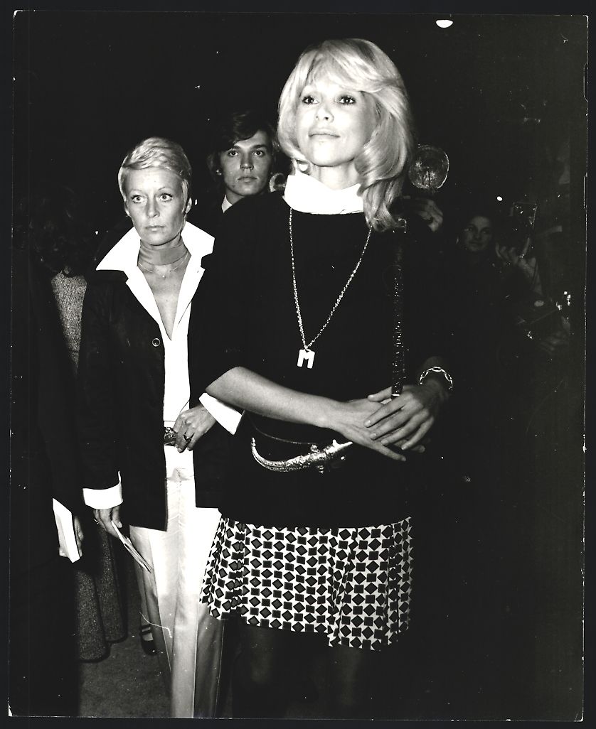 Fotografie & Manifesti: Fotografie Schauspielerin Mireille Darc  – Usato da Berlin venduto da bartko-reher