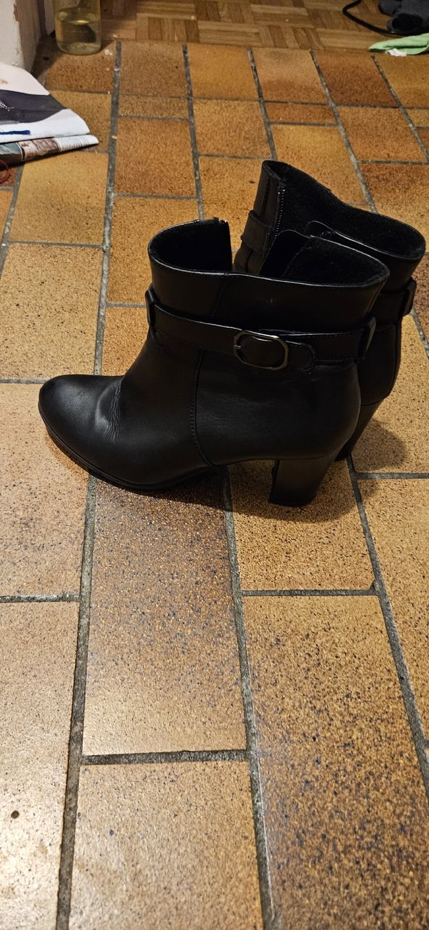 Damenschuhe: Schwarze Leder Herbst-Stiefeletten Gr. 37 – Gebraucht aus Basel von NikaV13 1