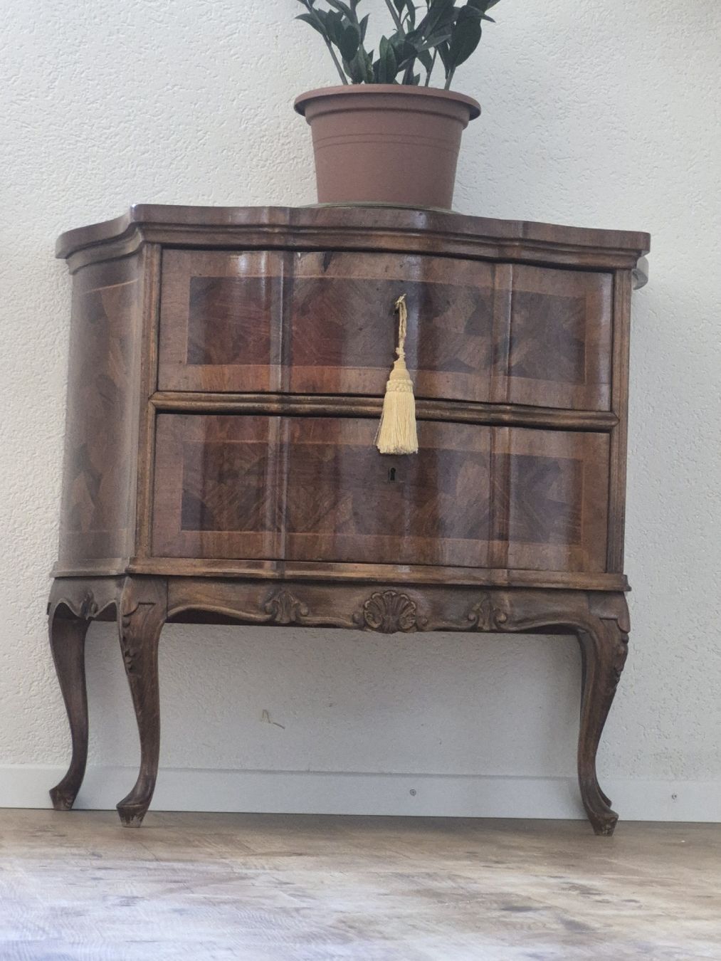 Commodes: antikes Kommödli 🥰  – D'occasion à Frauenfeld par mel_2gqy 3