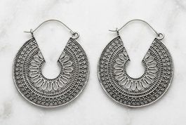 Orecchini a cerchio design etnico colore argento nuovo