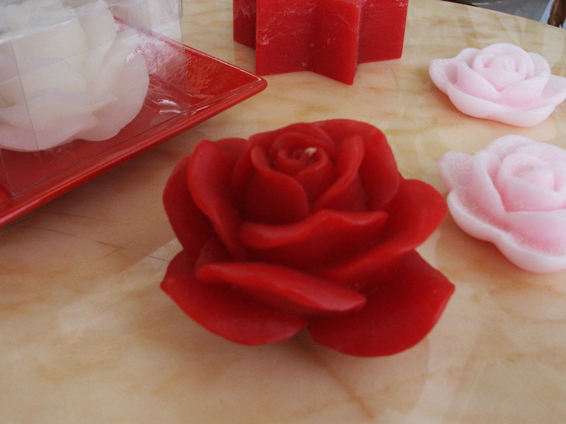 Candele: Modellierte Kerzen - Rosen und Stern – Usato da Tuggen venduto da Mviola2 3