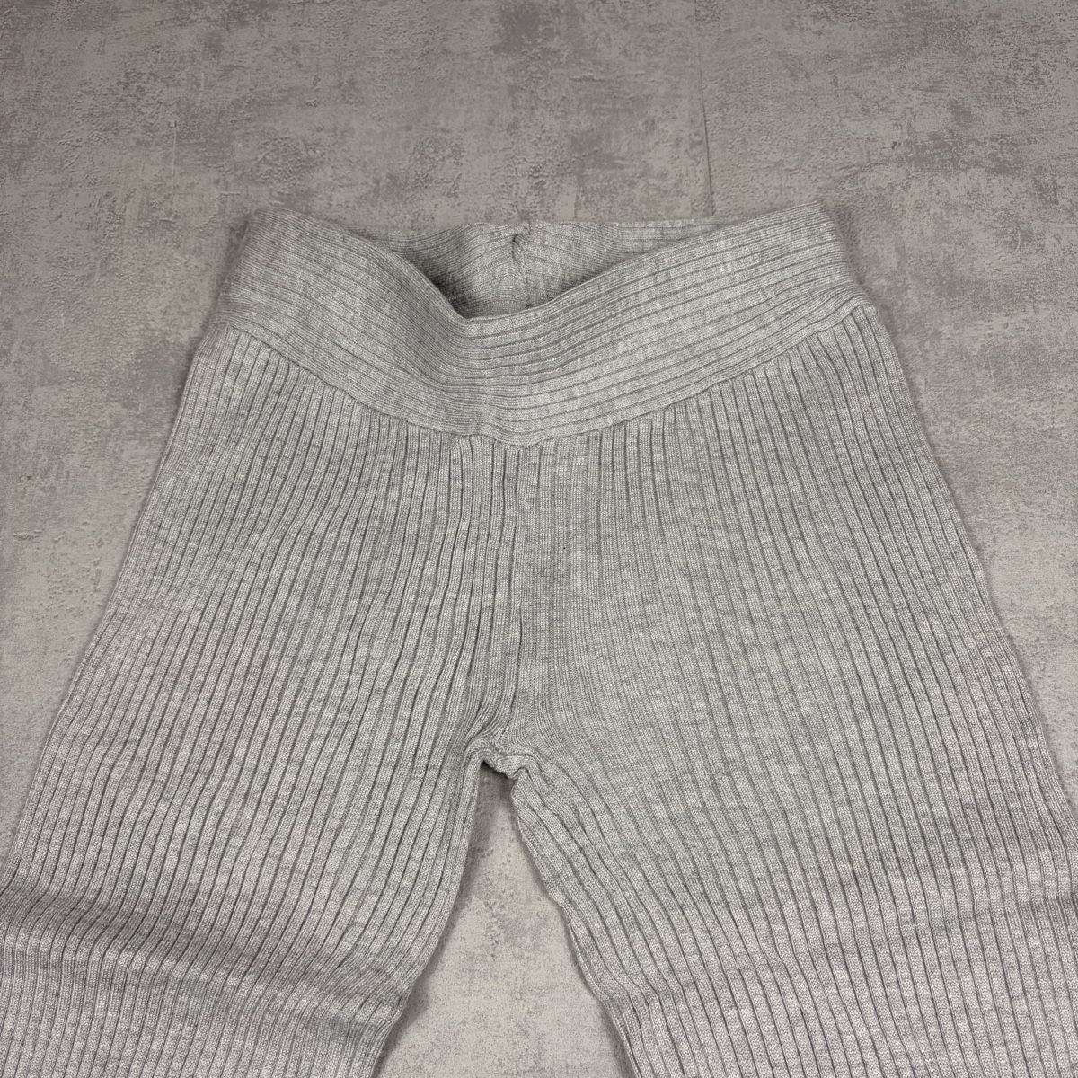 Stradivarius Leggings: Legging comfy flare gris Stradivarius - Taille S – Nuovo (secondo la descrizione) da Neuchâtel venduto da aliceguins 2