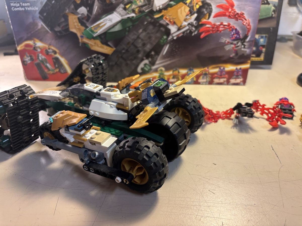 Lego Kit di costruzioni: Lego Ninjago Ninja Team Combo Vehicle – Usato da Möriken AG venduto da Classics16 1