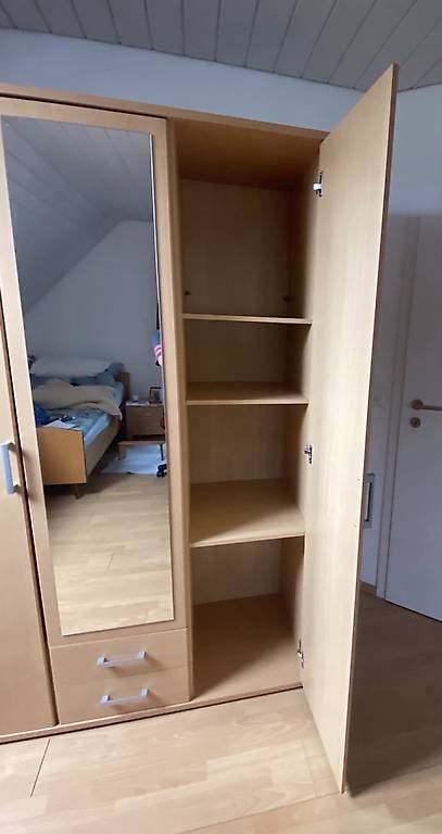 Schränke: Kleiderschrank – Gebraucht aus Basel von ghi_hw9w 2