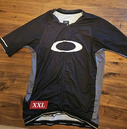 3x Radtrikot Oakley