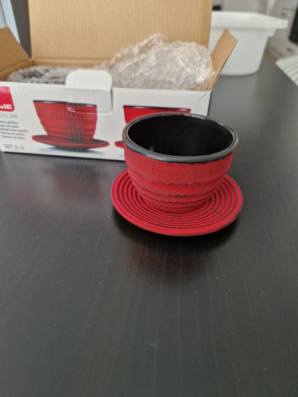 Tassen: Tassen mit Unterteller 2er Set neu – Neu und originalverpackt aus Turbenthal von Vieirag 1