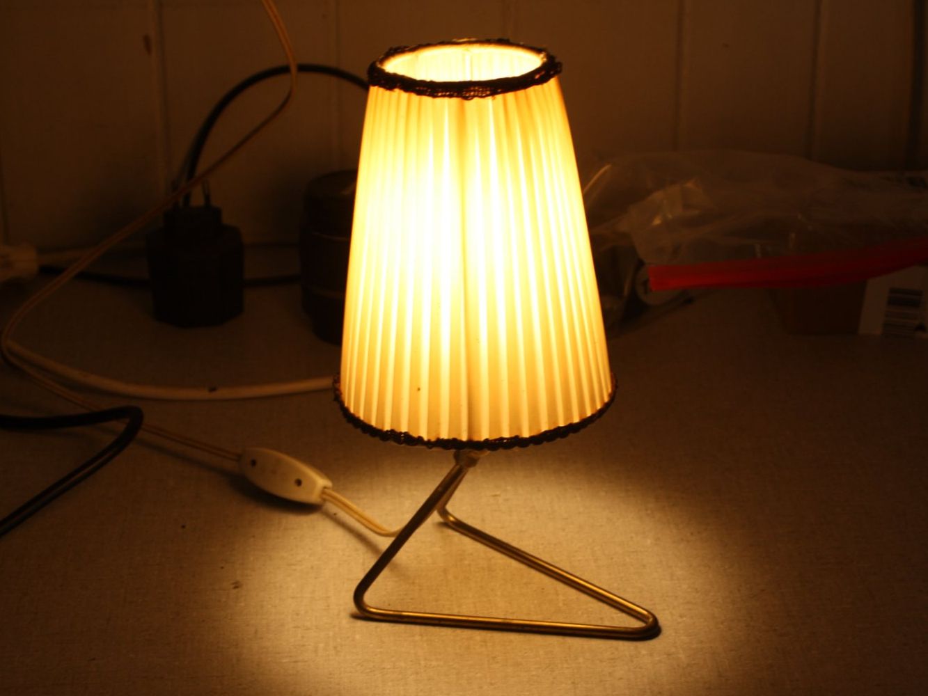 Lampade: VINTAGE TISCHLAMPE ALTE LAMPE – Usato da Wauwil venduto da Pneuedy
