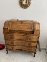 Sekretär im Louis-XV Stil mit Intarsien
