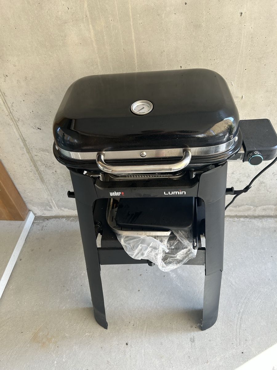 Griglie: Weber. Elektro Grill Compact  – Usato da Liebefeld venduto da urbanier