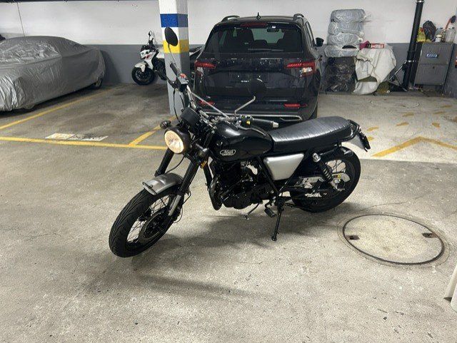 Mash Strada: Mash Two Fifty 250 – Difettoso da Thun venduto da memorynotfound 3