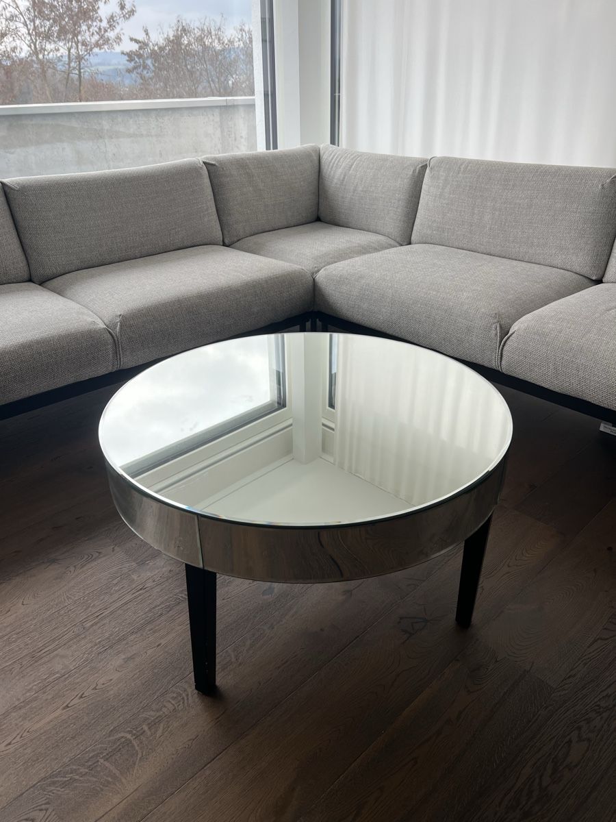 Tavoli: Eleganter Couchtisch – Usato da Wil SG venduto da ymuellerr