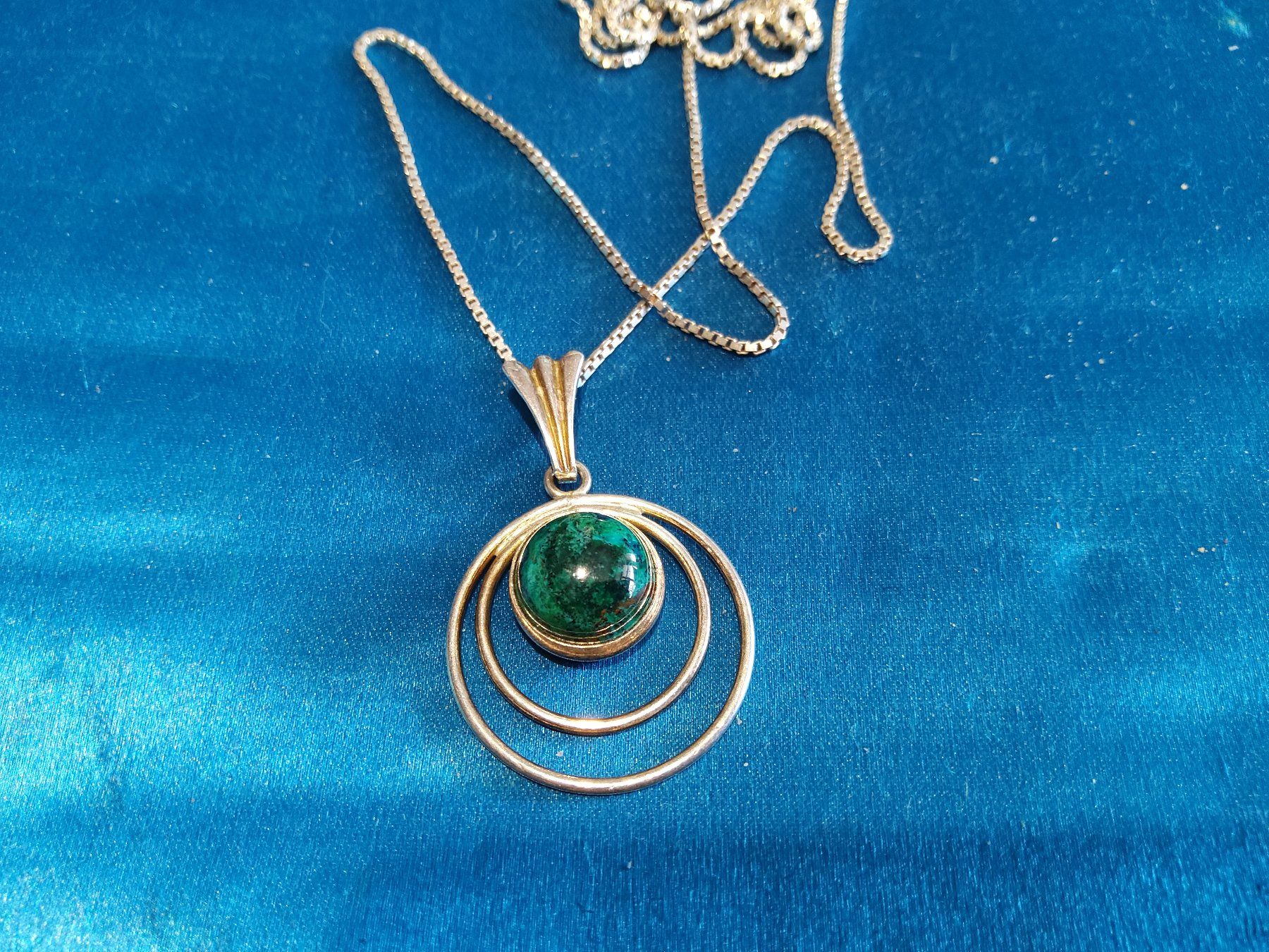 Pendentifs: Anhänger mit Kette – D'occasion à Bischofszell par Joachim-115