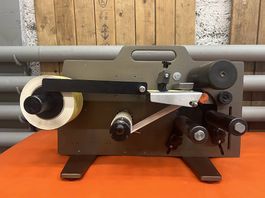 Ettiketiermaschine