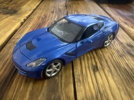 Sammlermodell 2014 Corvette Stingray 1:24 blau