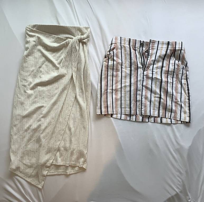 Lots de vêtements: Blusen / Röcke - second hand vintage – D'occasion à Zürich par cla_l2t2