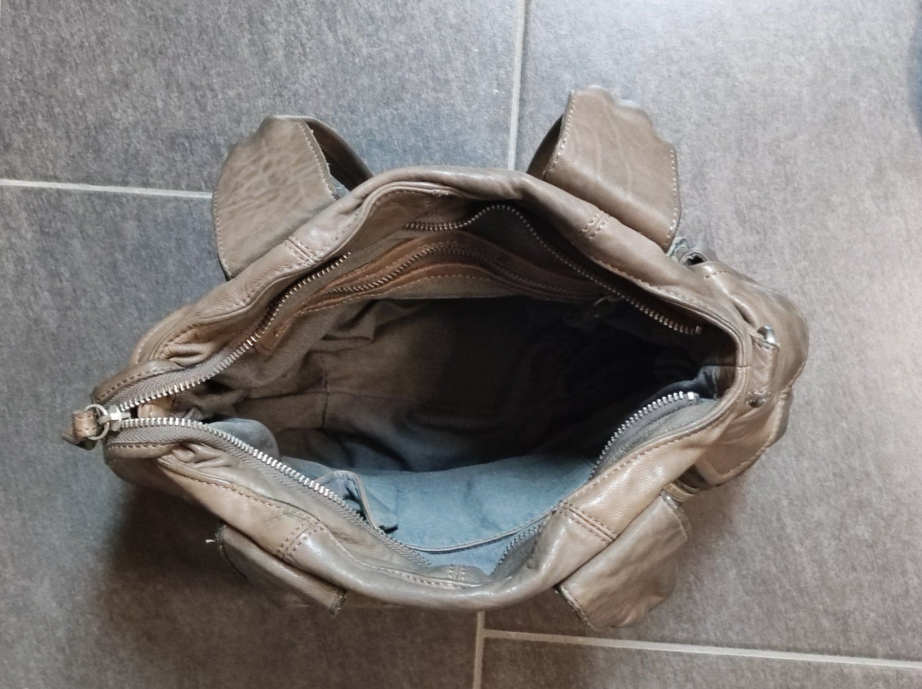 Liebeskind Borse da donna: Tasche / Schultertasche von Liebeskind – Usato da Wohlen AG venduto da Tikale 3