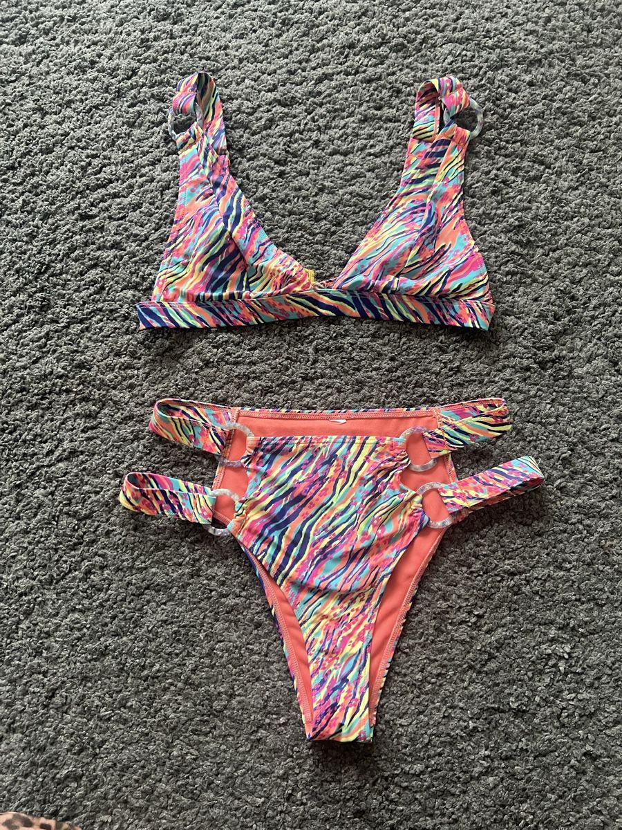 Costumi da bagno & Bikini: Wolf & Whistle Bikini Set, Gr. 40, bunt gemustert Sommer – Nuovo (secondo la descrizione) da Effretikon venduto da Briga.S.