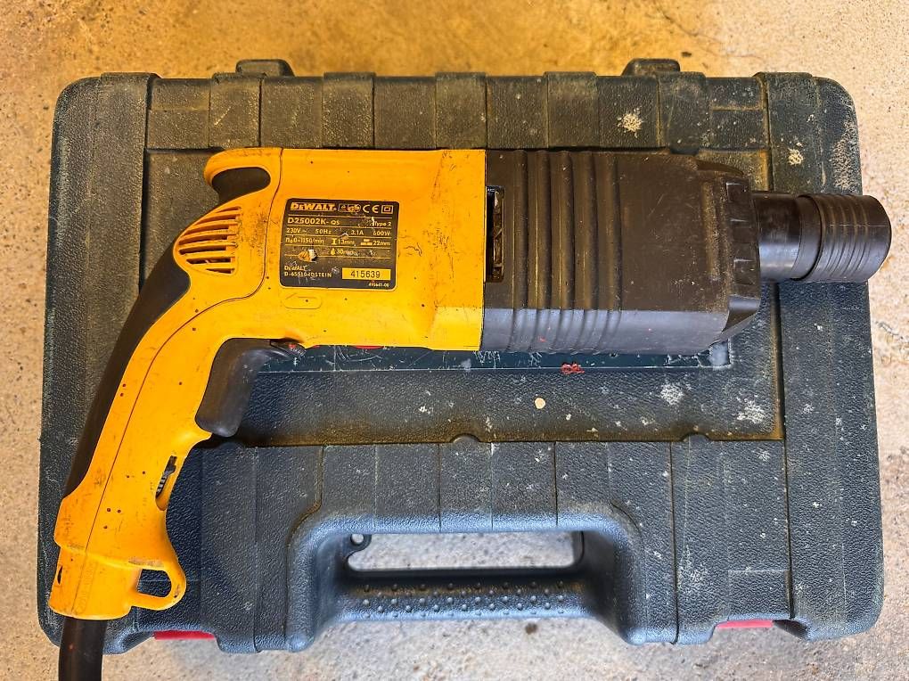 Tutti gli attrezzi: Marteau-perforateur Dewalt type 2 – Usato da Correvon venduto da EstebanEnero