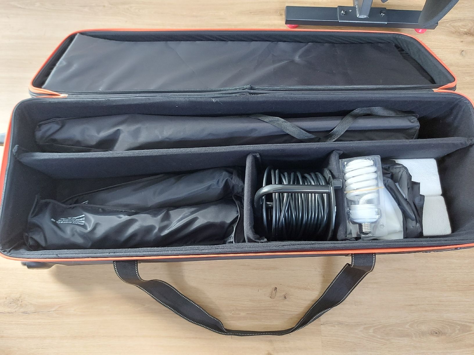 Laboratorio & Camera oscura: Studio Dauerlicht inkl. Top Transporttasche – Usato da Lachen SZ venduto da pesci33