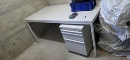Tisch mit Rollcontainer Schäfer
