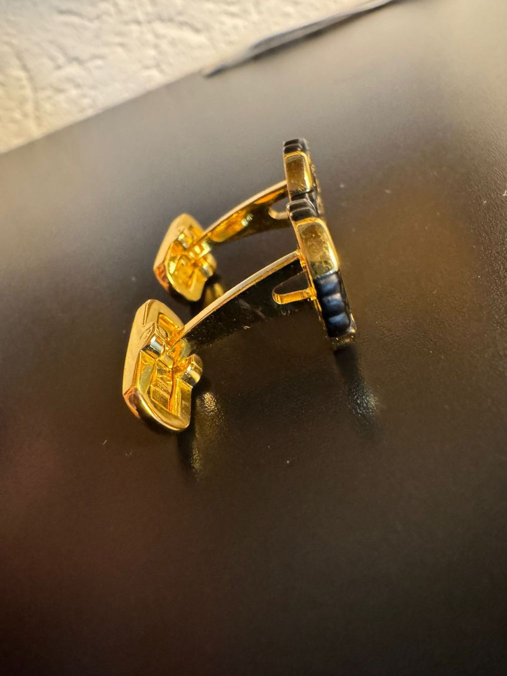 Givenchy Gemelli: Givenchy Manschettenknöpfe Goldfarben Vintage – Usato da Winterthur venduto da Dejv 3