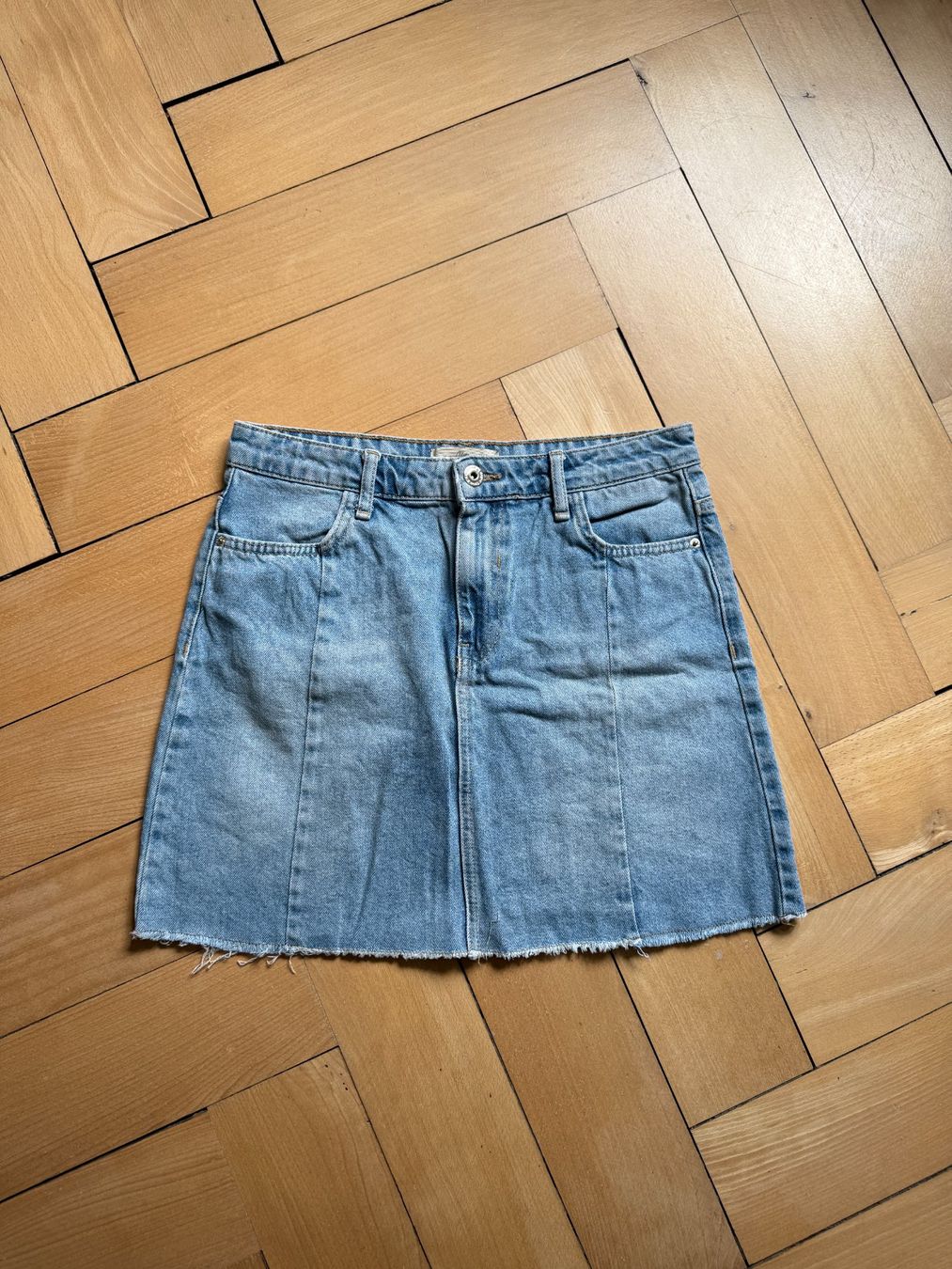 Bershka Gonne: BERSHKA - Jeansrock hellblau 38 – Usato da Zürich venduto da Diazaio