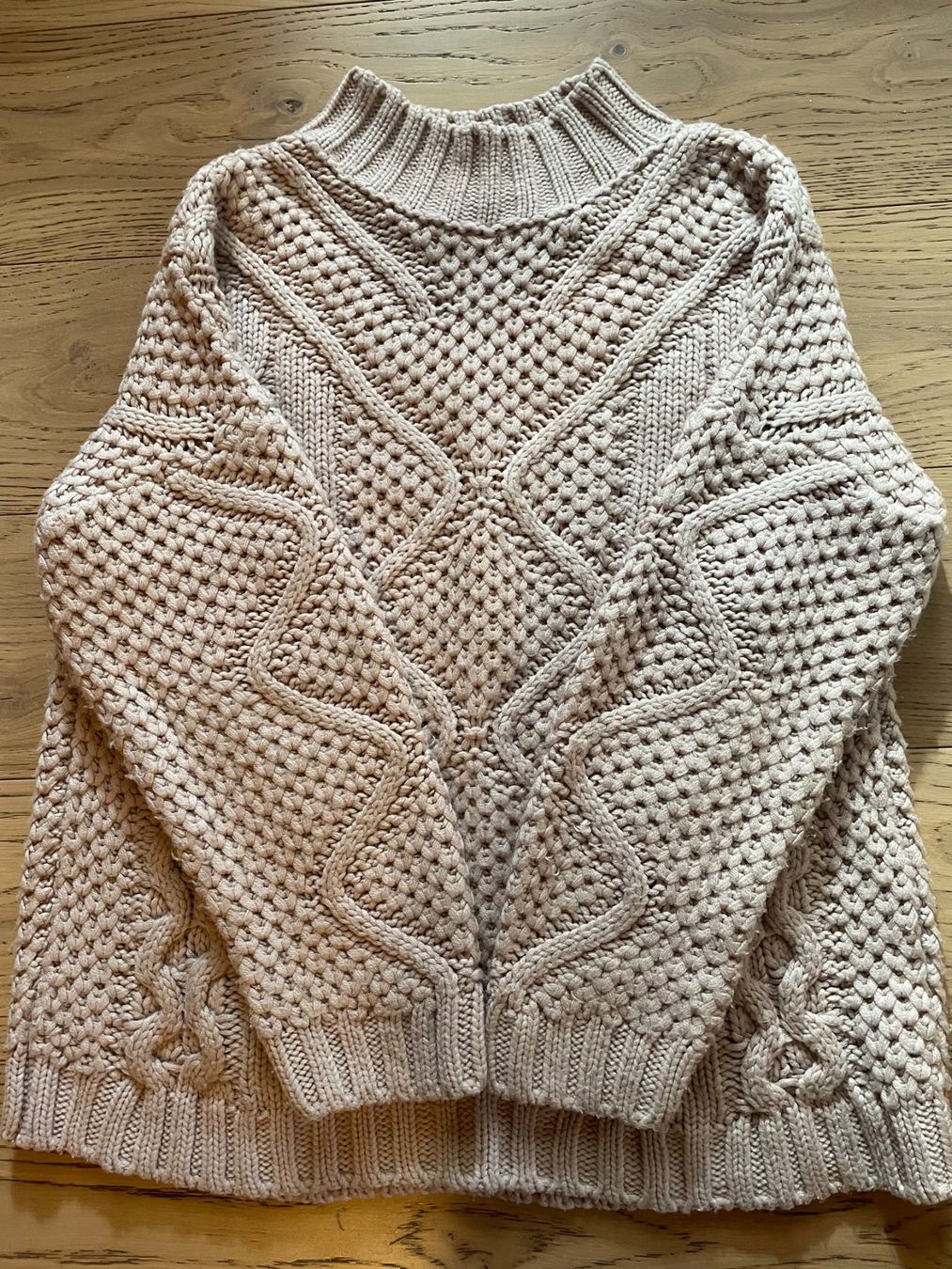 Pulls & Sweat-shirts: Soft Pale Pink Long Pullover – Size 36 – Excellent Condition – D'occasion à Aire-la-Ville par sa__8skk 5