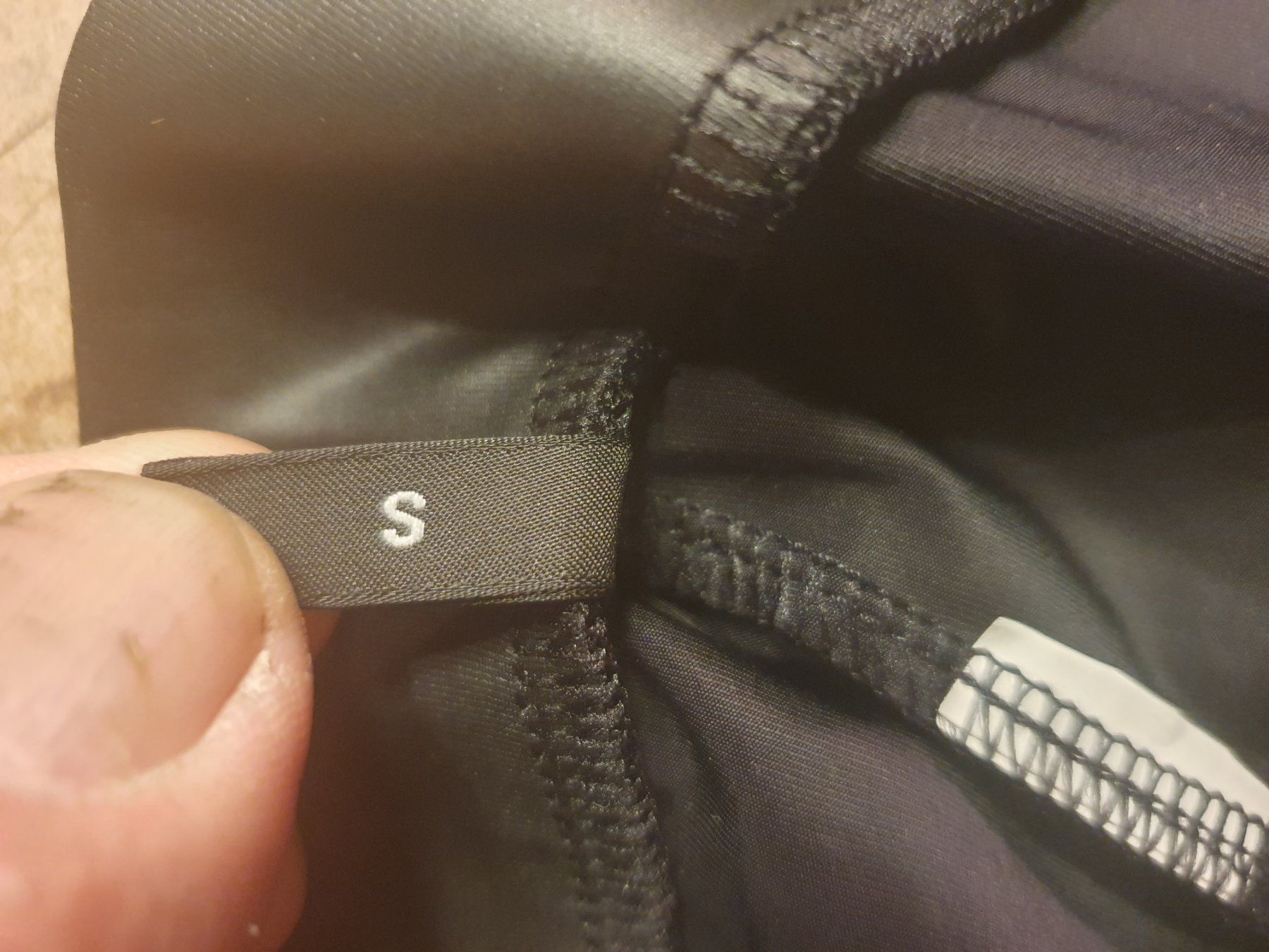 Pantaloni: Calzedonia Kunstlederhose Grösse S – Usato da Zürich venduto da loosebone 2
