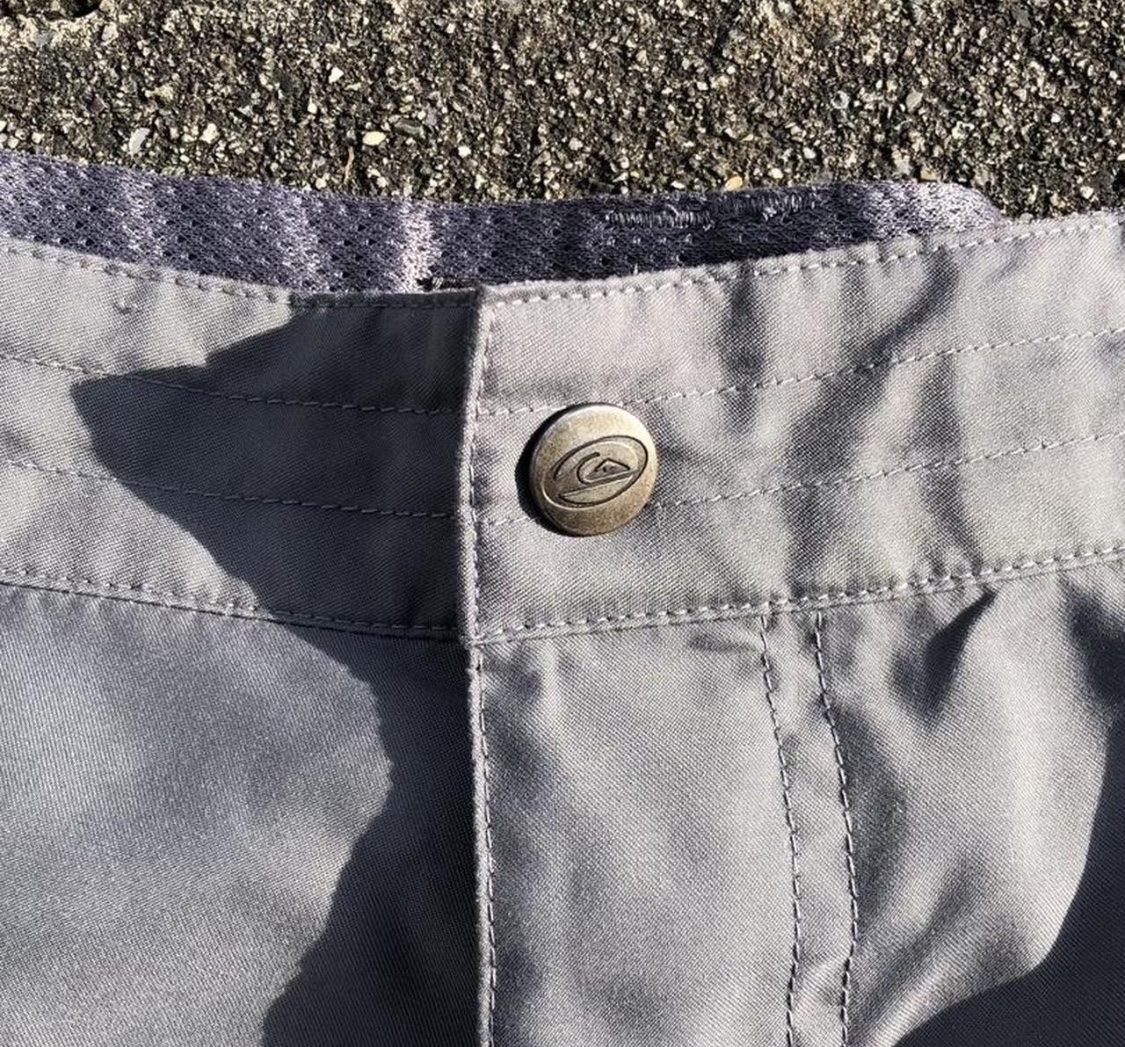 Billabong Pantaloni: retro Billabong shorts – Usato da Fribourg venduto da ann_l9b7 2