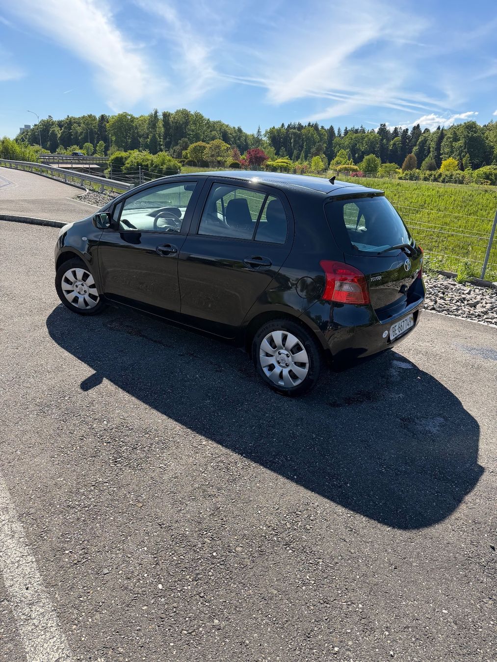 Toyota Automobili: Toyota Yaris 1.3 Benzin – Usato da Lotzwil venduto da le17vin12 2