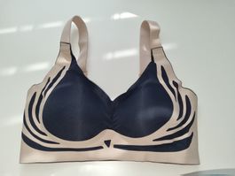 BH BÜGELLOS NEU/OVP SCHWARZ-NUDE